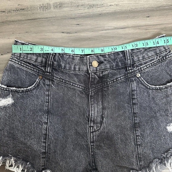 Retrofete Cut Off High Rise Jeans Shorts Women's Black Washed Size 30 - Picture 7 of 9